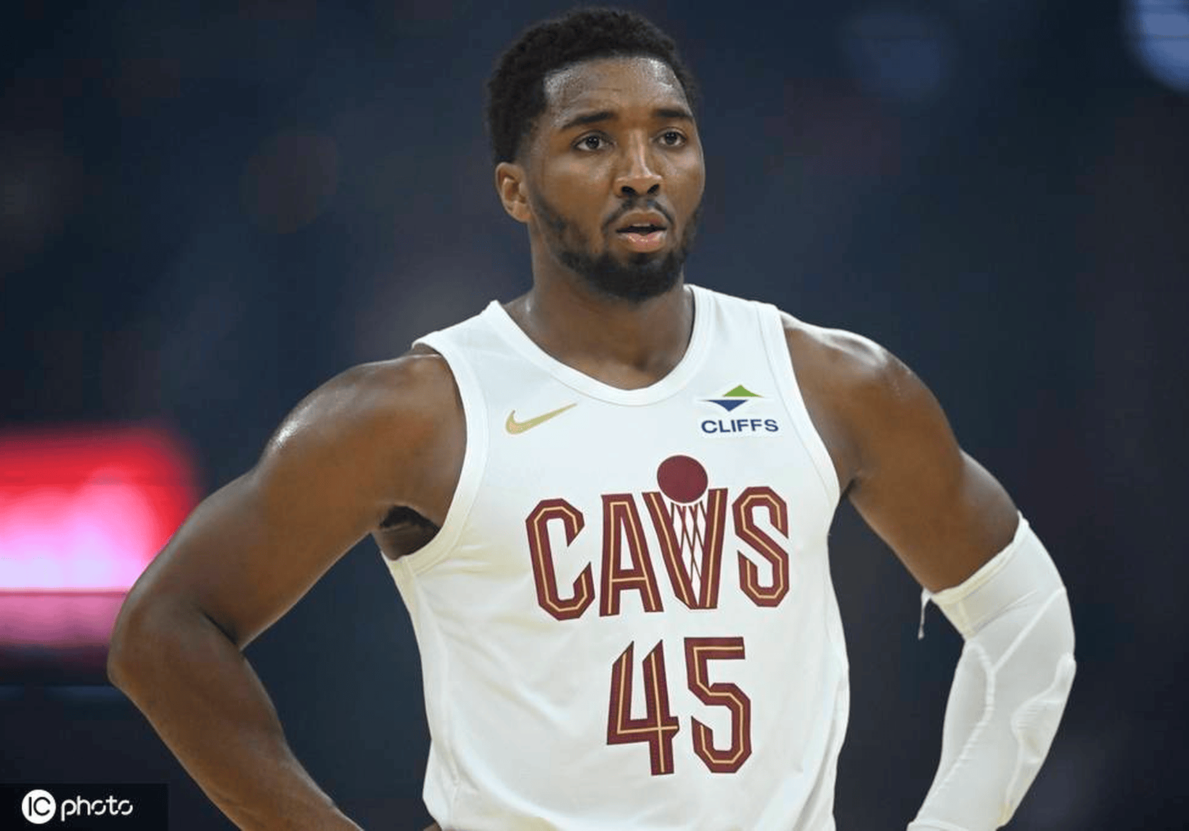 爱游戏-关于克里夫兰骑士迎NBA总决赛关键赛，今夜刷新队史纪录，赛场秩序良好，心理建设被强调的信息